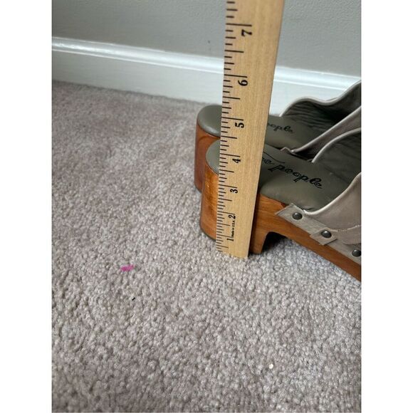 Free People Calabasas Tan Gray Chunky boho clogs Heels Studded - Picture 9 of 9